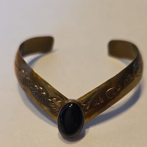 DCG Brass Onyx Cuff Bracelet Hand Tooled Bears Native American V shape Design
